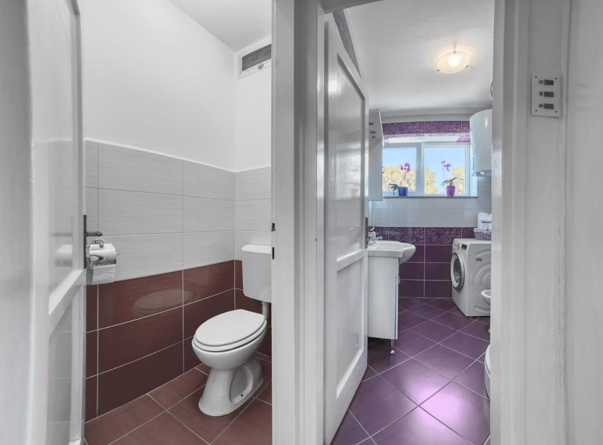 M & M Apartment Pula Luaran gambar