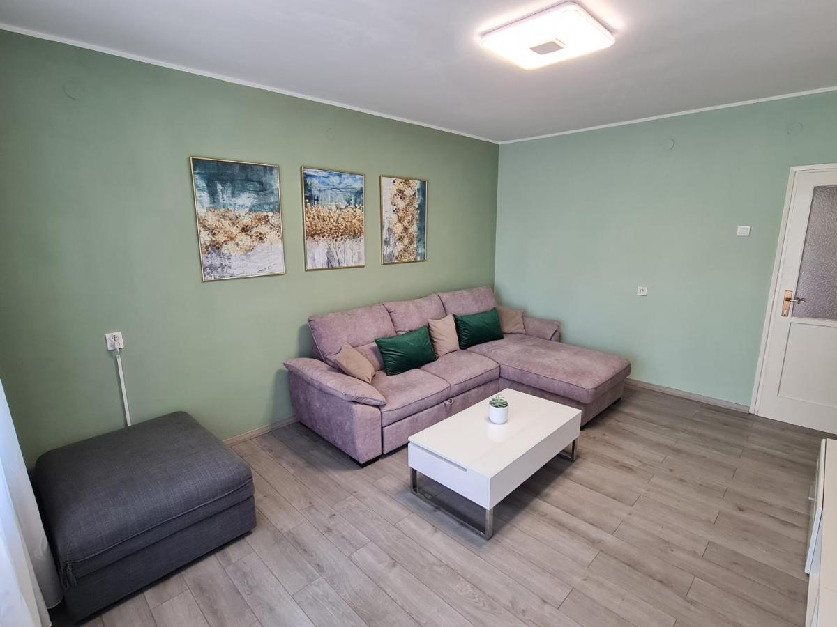 M & M Apartment Pula Luaran gambar